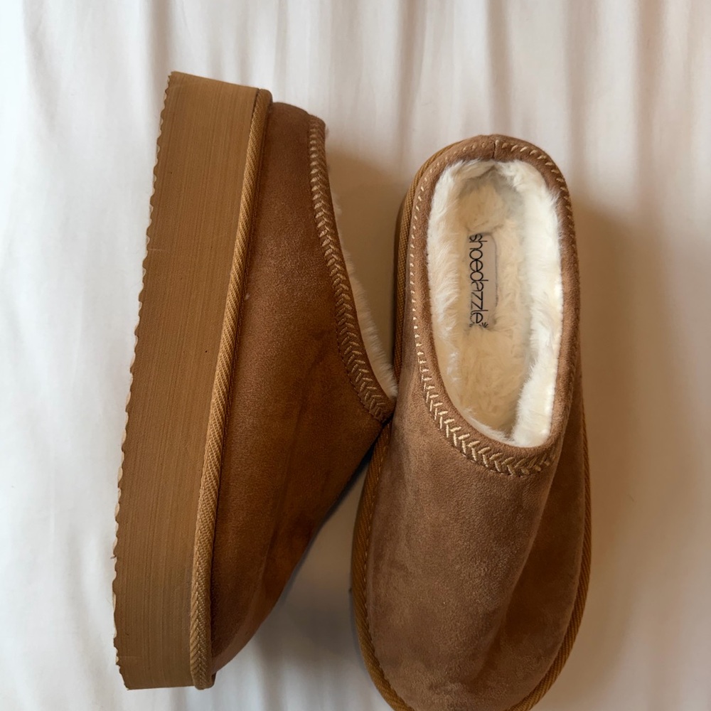 Shoe Dazzle Tan Ankle Booties